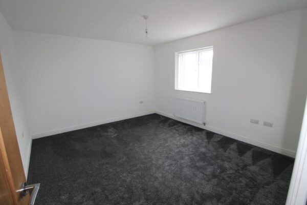 4 Bed House - Furnival Avenue, Slough SL2 1RX