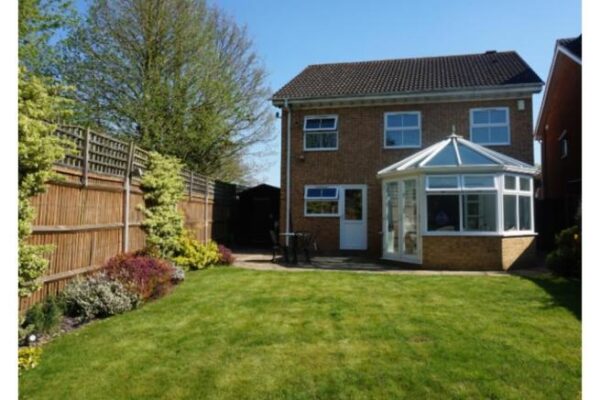 4/5 Bedroom House - Southwold Spur, Langley SL3 8XX