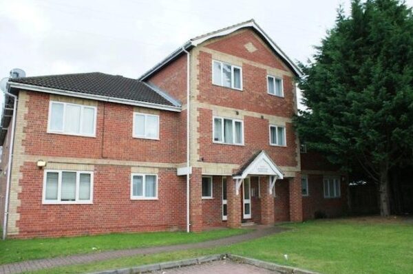 1 Bed Flat – Cromer Court, Hawthorne Cres, Slough SL1 3NL