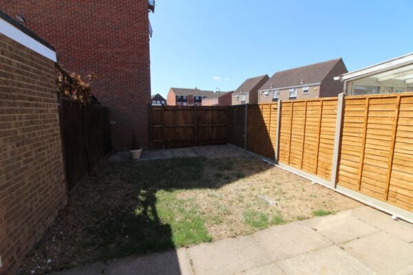 3 Bed House - Rochford Gardens, Slough SL2 5XF