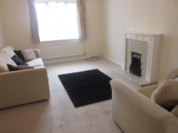 3 Bed House - Stornaway Road, Langley SL3 8WY