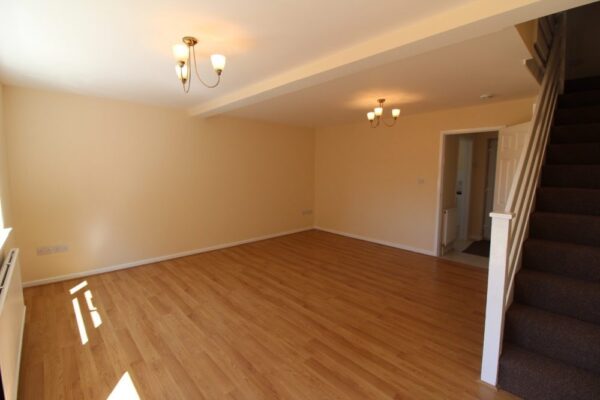 3 Bed House - Rochford Gardens, Slough SL2 5XF