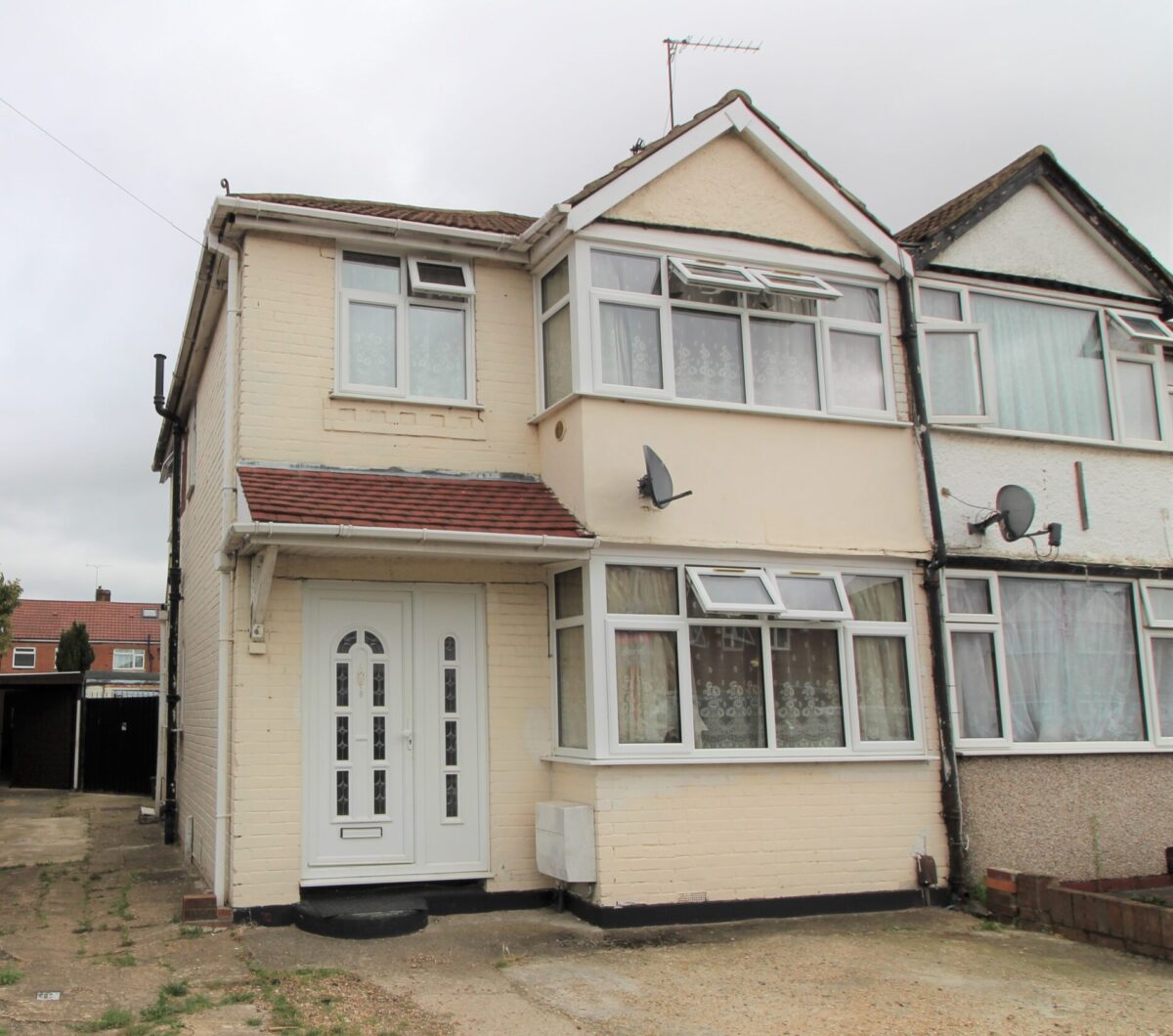 3 Bed House - Laburnum Road, Hayes