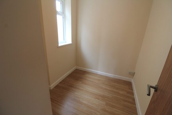 3 Bed House - Laburnum Road, Hayes