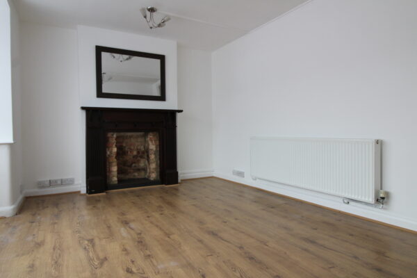 2 Bed Flat - Bath Road, Slough