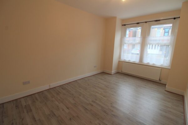 3 Bed House - Bushey Road, Hayes UB3