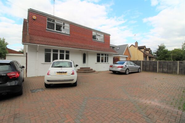 Detached 3 Bed House - The Drive, Wraysbury