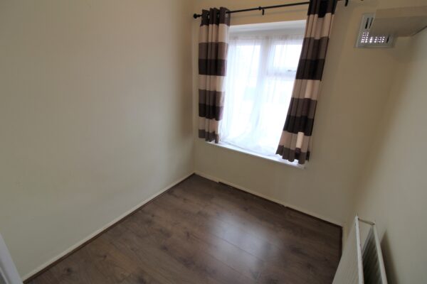 3 Bed House - Cumberland Avenue, Slough