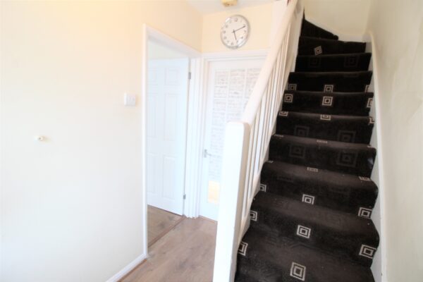 3 Bed House - Cumberland Avenue, Slough