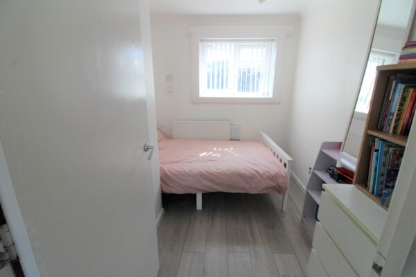 2 Bedroom Flat - Stratfield Road, Slough