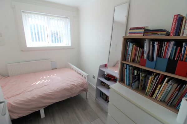 2 Bedroom Flat - Stratfield Road, Slough