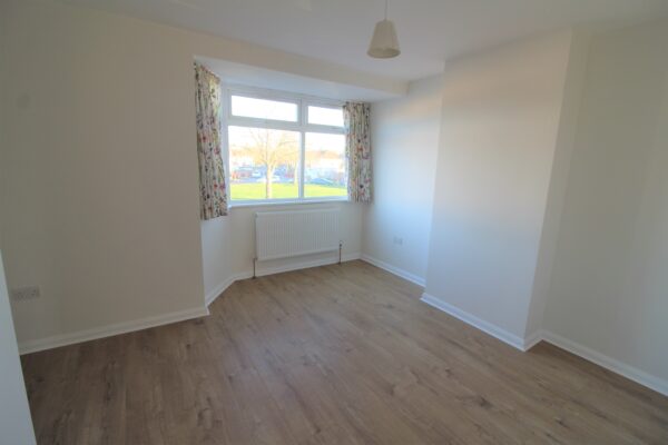 3 Bed House - Salt Hill Way, Slough