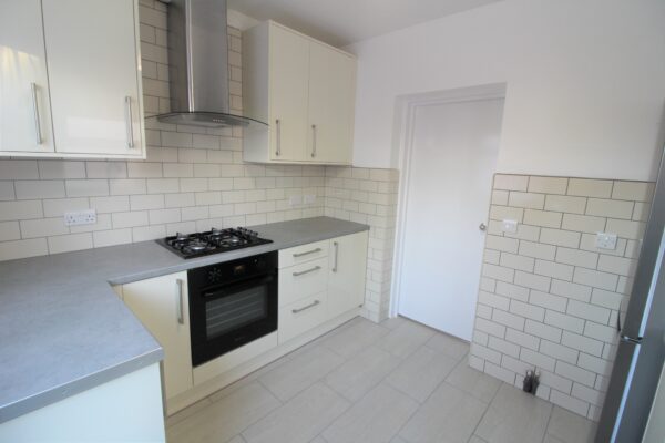 3 Bed House - Salt Hill Way, Slough