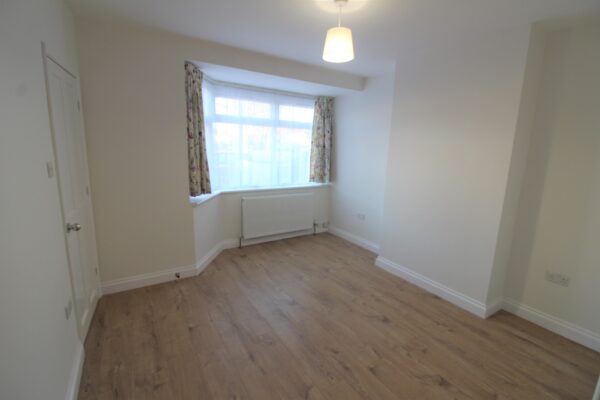 3 Bed House - Salt Hill Way, Slough