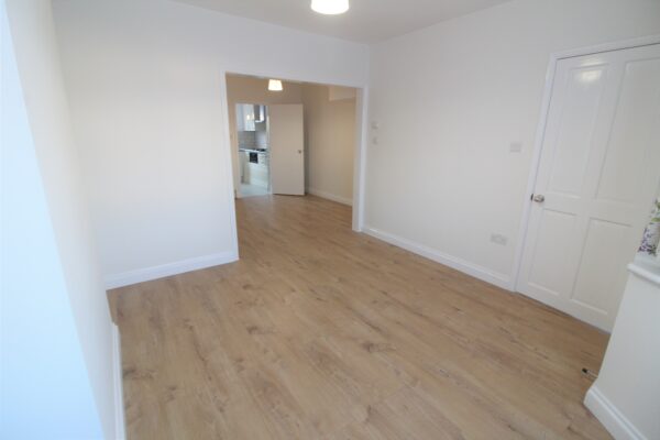 3 Bed House - Salt Hill Way, Slough