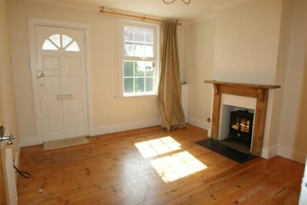 2 Bedroom Cottage - Alice Lane, Burnham