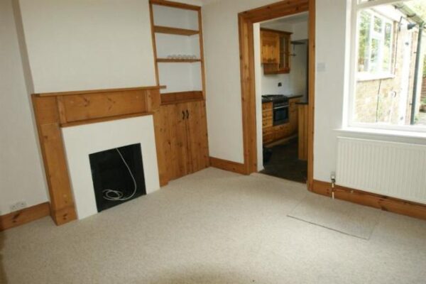 2 Bedroom Cottage - Alice Lane, Burnham