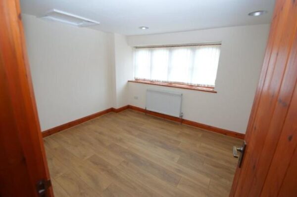 2 Bed 2 Bathroom Bungalow - Kingsway, Farnham Common