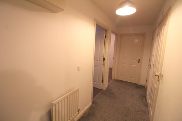 2 Bedroom Flat - Sydenham Gardens, Slough