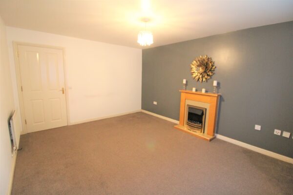 2 Bedroom Flat - Sydenham Gardens, Slough