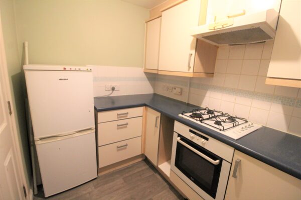 2 Bedroom Flat - Sydenham Gardens, Slough