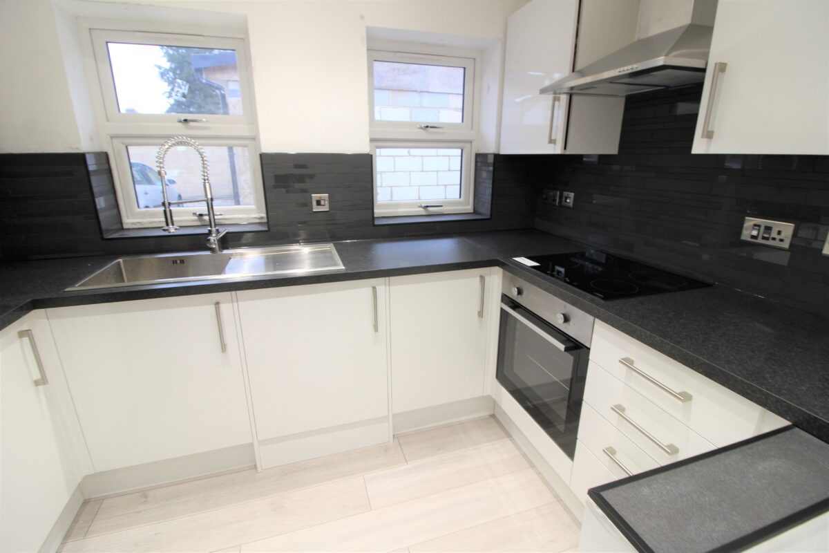 Studio Flat - Wexham Road, Slough