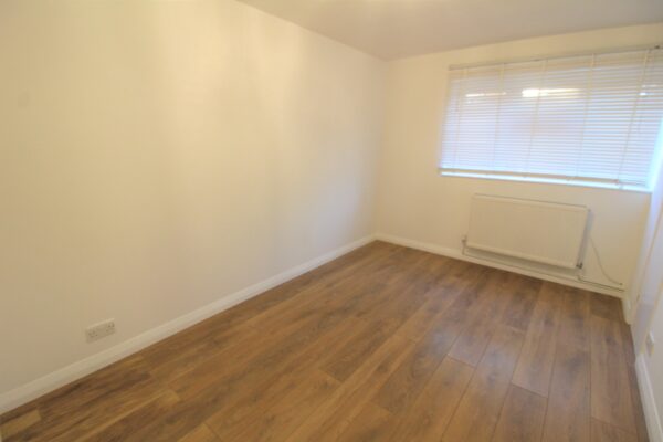 1 Bedroom Flat - Marescroft Road, Slough