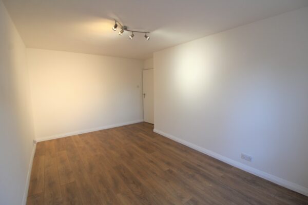 1 Bedroom Flat - Marescroft Road, Slough