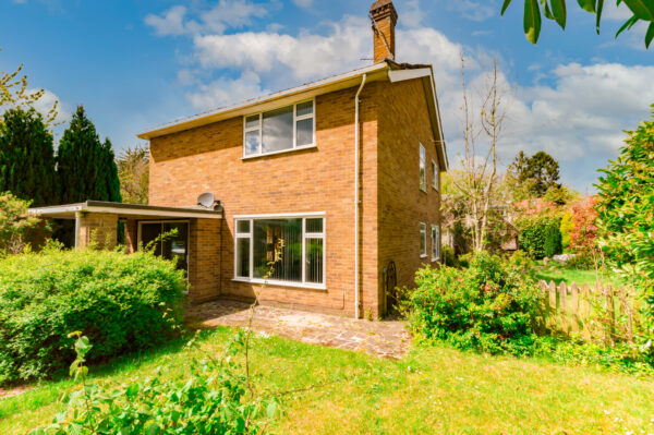 4 Bedroom Detached House - Collinswood Road, Farnham Common