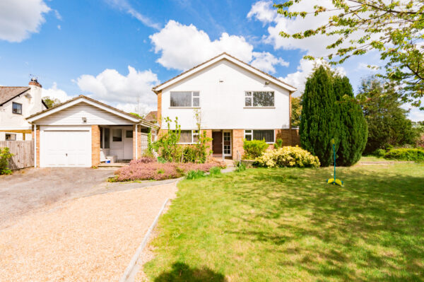 4 Bedroom Detached House - Collinswood Road, Farnham Common