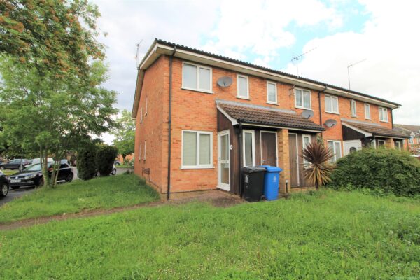 1 Bed House - Penn Road, Datchet