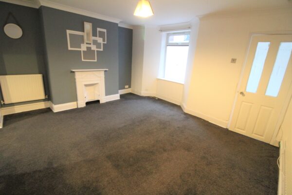 1 Bedroom Flat - Hencroft Street South, Slough