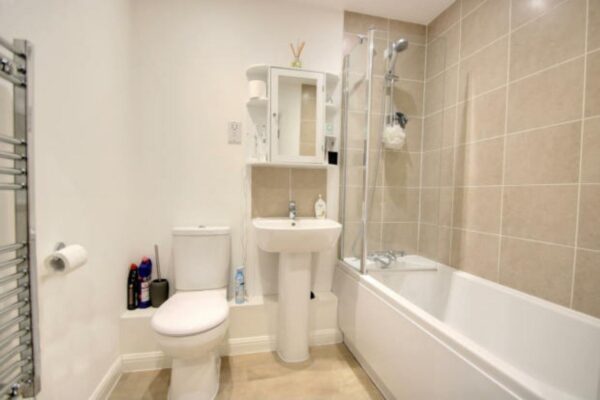 1 Bedroom Flat - West Central, Stoke Road, Slough