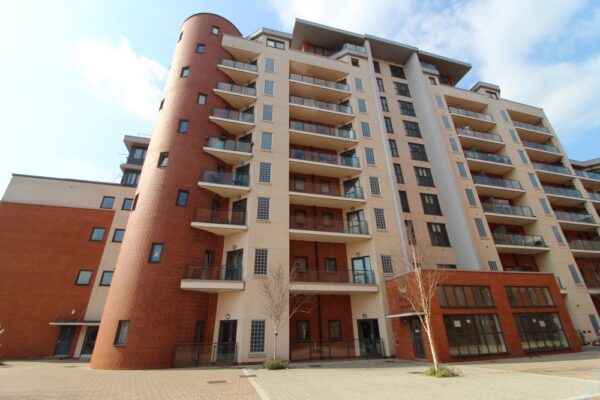 2 Bed 2 Bathroom Apartment - The Junction, Grays Road, Slough