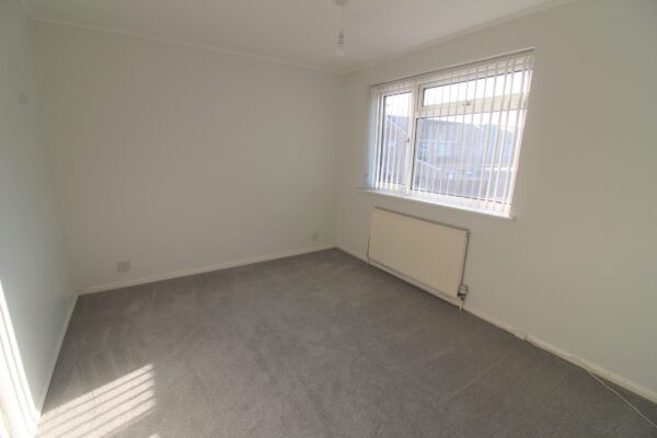 3 Bedroom House - Goodman Park, Slough