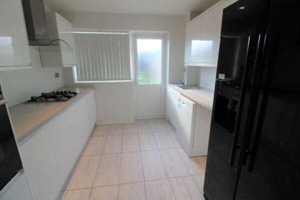 3 Bedroom House - Goodman Park, Slough