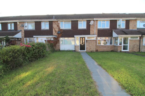 3 Bedroom House - Goodman Park, Slough