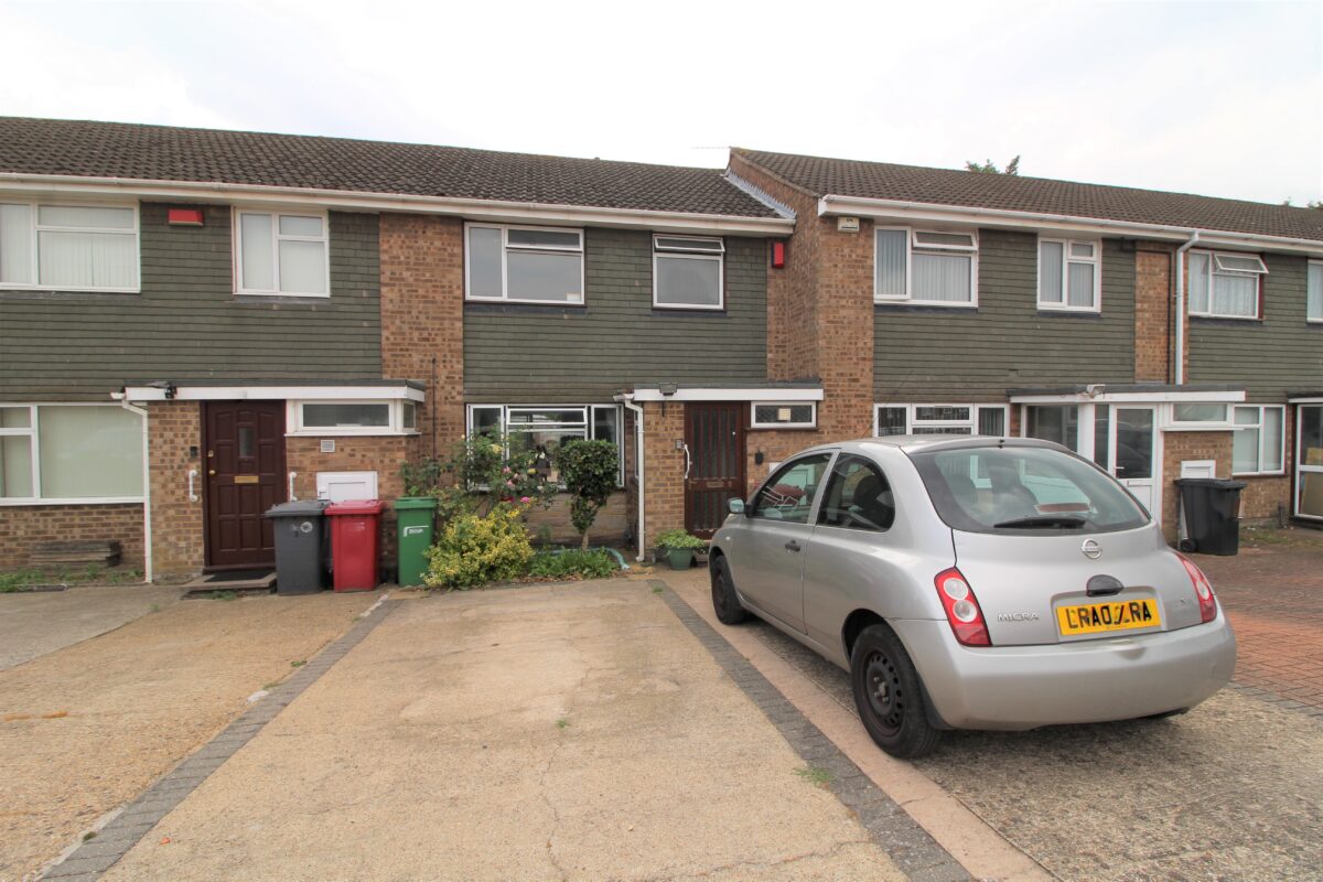 3 Bedroom House - Birch Grove, Slough