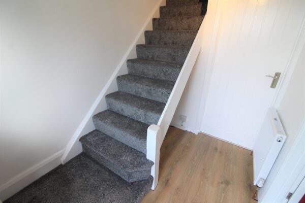 2 Bed House - Knolton Way, Slough