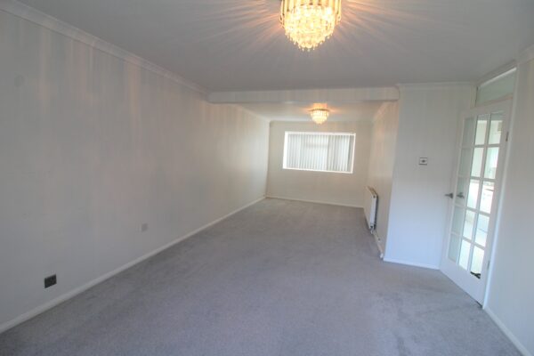 3 Bedroom House - Goodman Park, Slough