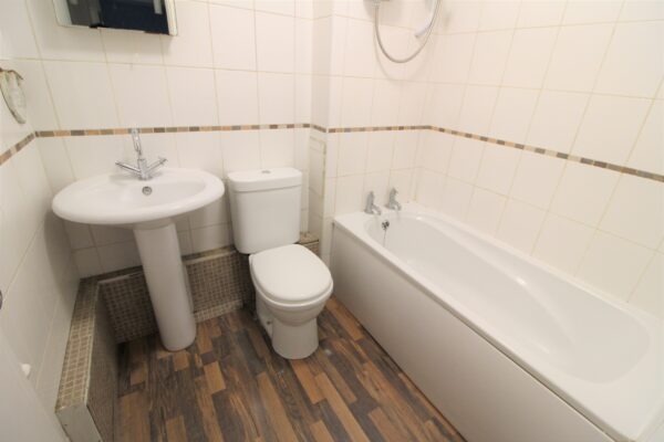 1 Bedroom Flat - Sussex Place, Slough