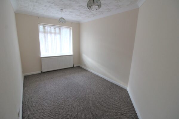 4 Bedroom House - Rowan Way, Slough