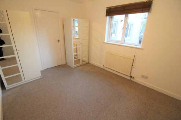 1 Bedroom Flat - Sussex Place, Slough