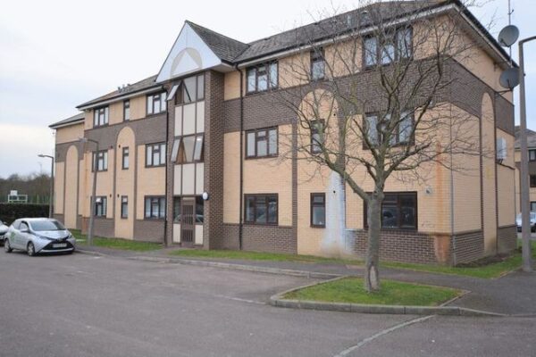 2 Bedroom Flat - Damson Grove, Slough