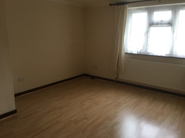 2 Bedroom Flat - Damson Grove, Slough