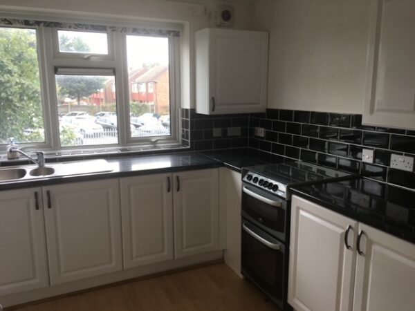 2 Bedroom Flat - Damson Grove, Slough