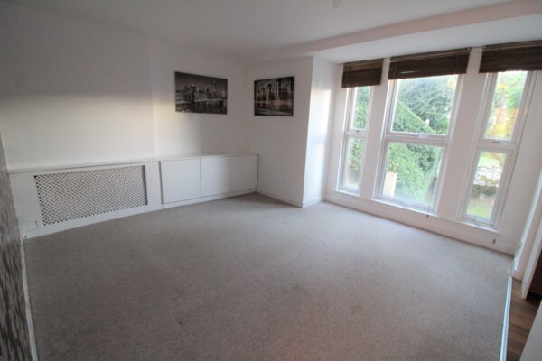 1 Bedroom Flat - Sussex Place, Slough