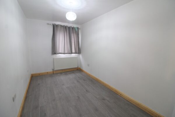 2 Bed Flat - Burnham Lane, Slough