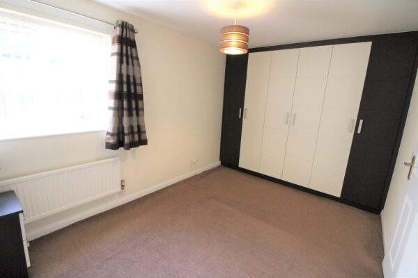 2 Bed House - Littlebrook Avenue, Slough