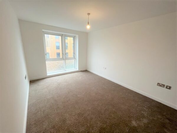 2 Bed 2 Bathroom Apartment - Broadway, West Ealing